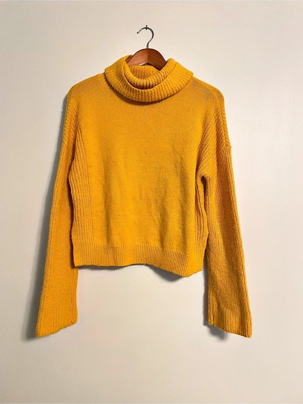 Calvin Klein Jeans Mustard Yellow Turtleneck Sweater Size Medium